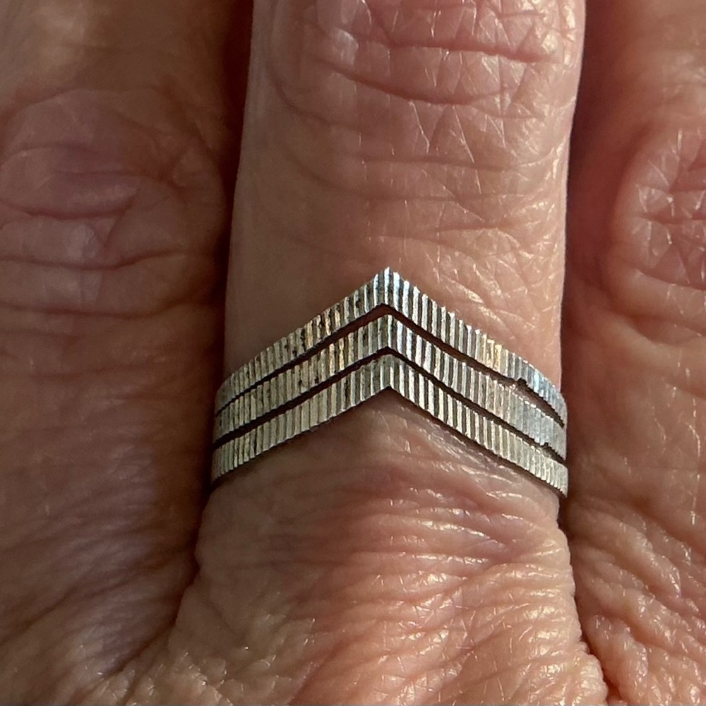 925 Etched Sterling Silver Chevron Ring Size 7.5 Vintage